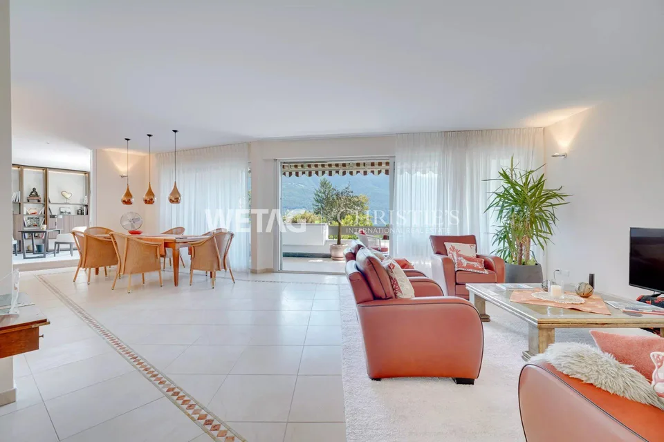 Penthouse exclusif et spacieux avec vue panoramique sur le lac à Ascona à vendre