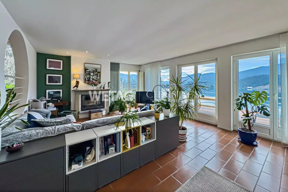 Deliziosa piccola villa con piscina esterna, vista lago a Montagnola in vendita