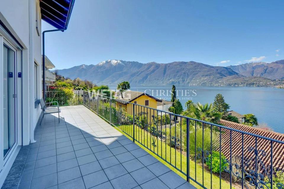 Gambarogno?San Nazzaro: villa moderna con vista panoramica sul Lago Maggiore, ideale anche come residenza di vacanza, in vendita – foto 12 di 13