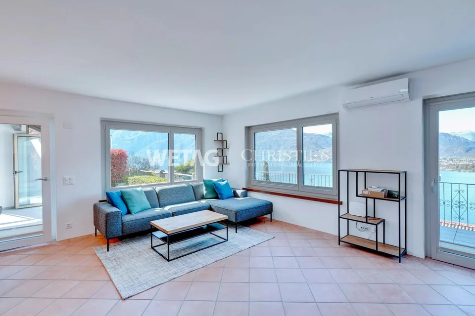 Gambarogno?San Nazzaro: villa moderna con vista panoramica sul Lago Maggiore, ideale anche come residenza di vacanza, in vendita