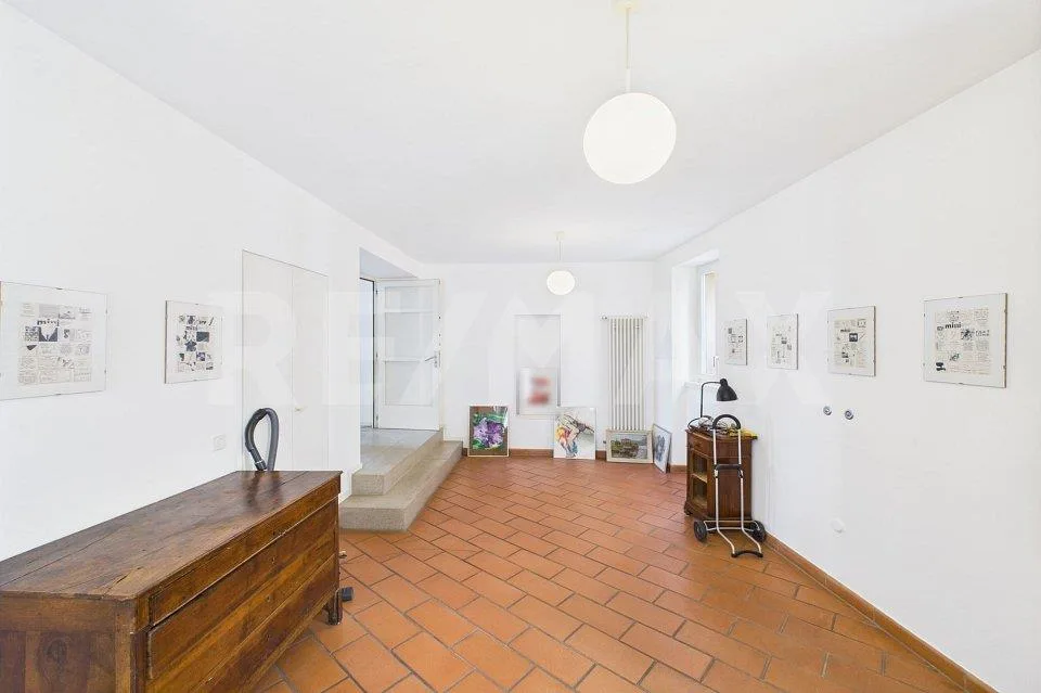 Arogno – Casa bifamiliare di nucleo con grottino, terrazza e cortile