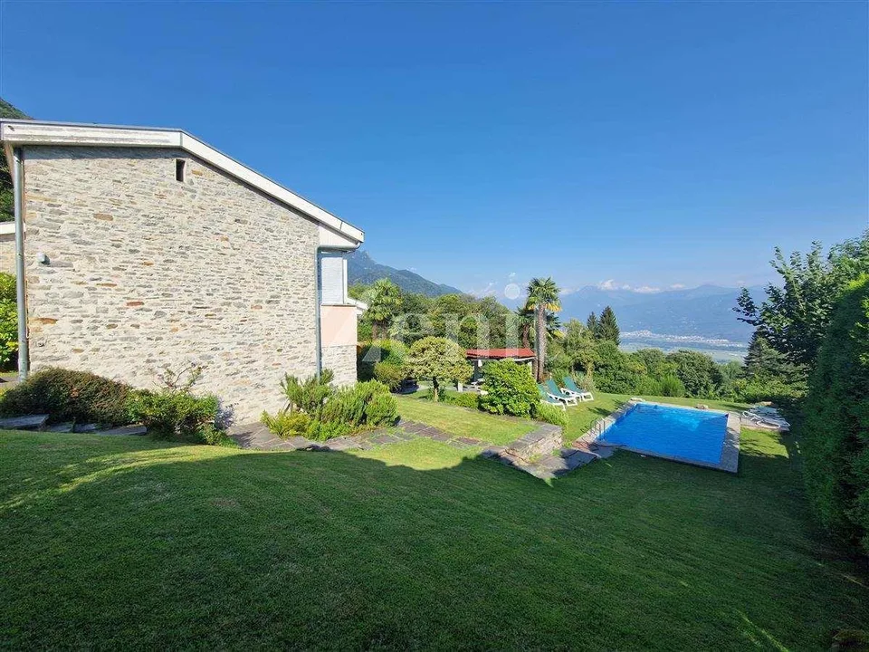 Brione sopra Minusio cas indipendente con piscina e vista panoramica