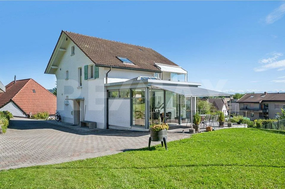 saniertes Ein- bis Zweifamilienhaus im Zentrum von Orpund