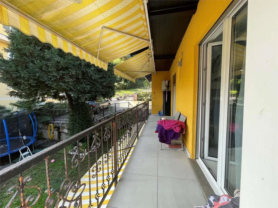 Canobbio: Semi-detached house 7 rooms