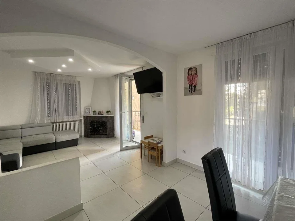 Canobbio: Semi-detached house 7 rooms
