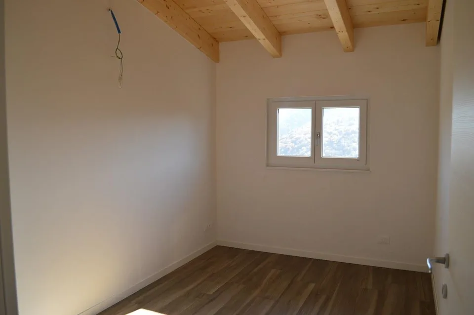 VILLA UNIFAMILIARE DI 5.5 LOCALI CON GIARDINO – foto 12 di 13