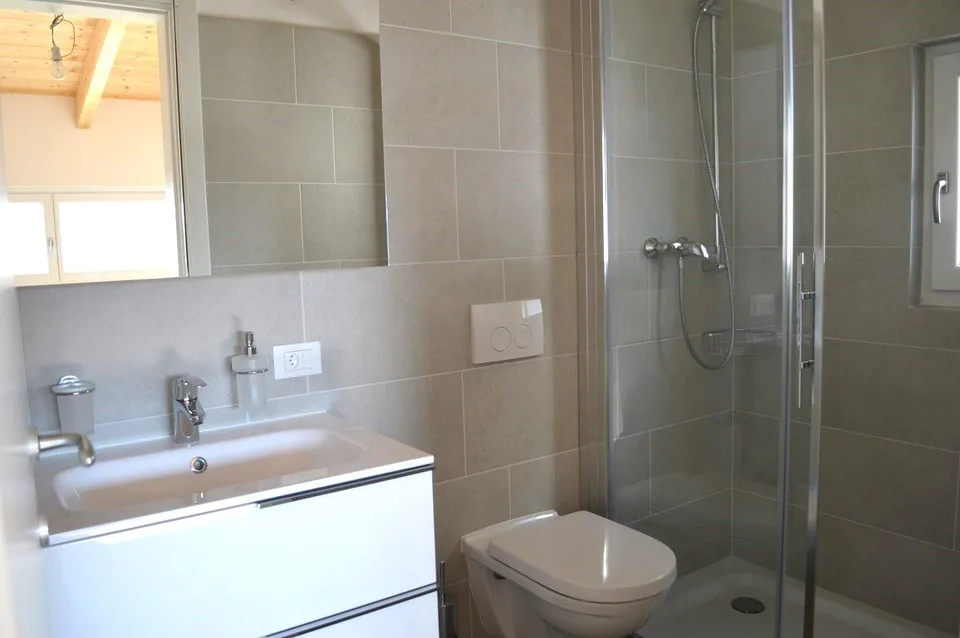 VILLA UNIFAMILIARE DI 5.5 LOCALI CON GIARDINO – foto 10 di 13