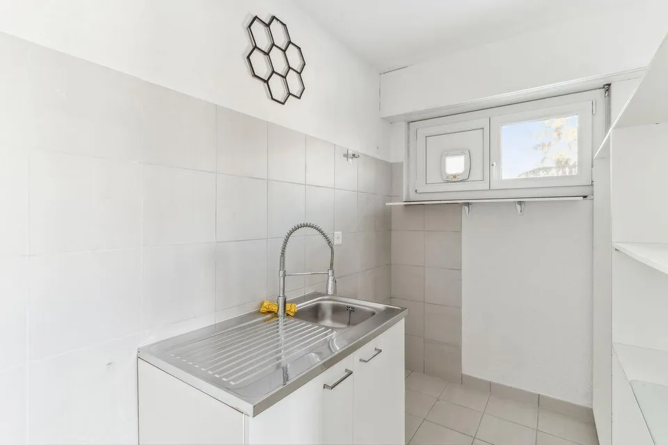 Ampio appartamento di 3.5 locali a livello giardino – foto 7 di 21