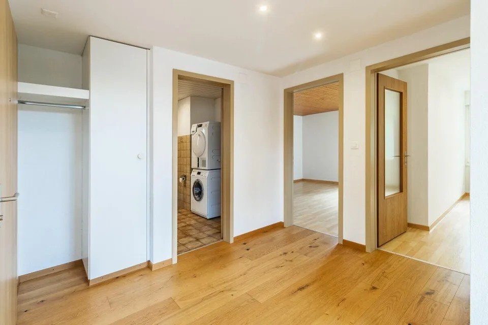 Helle 3.5-Zimmer-Dachwohnung mit offenem Wohnbereich