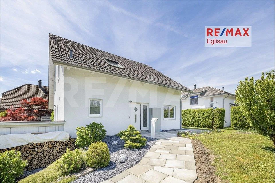 Grosszügiges Traumhaus mit Cheminée, grossem Garten & viel Platz fü...