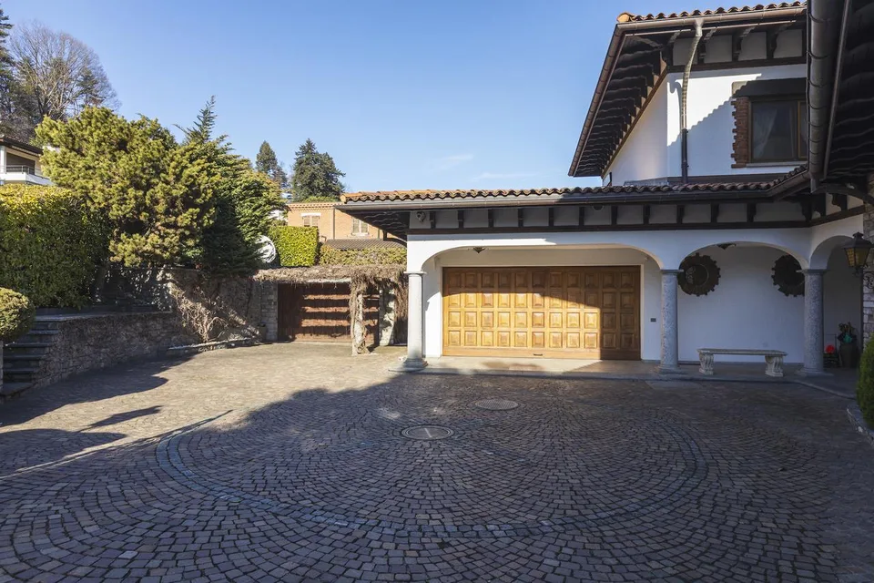 11.5 Zimmer Villa in Savosa – Foto 13 von 14