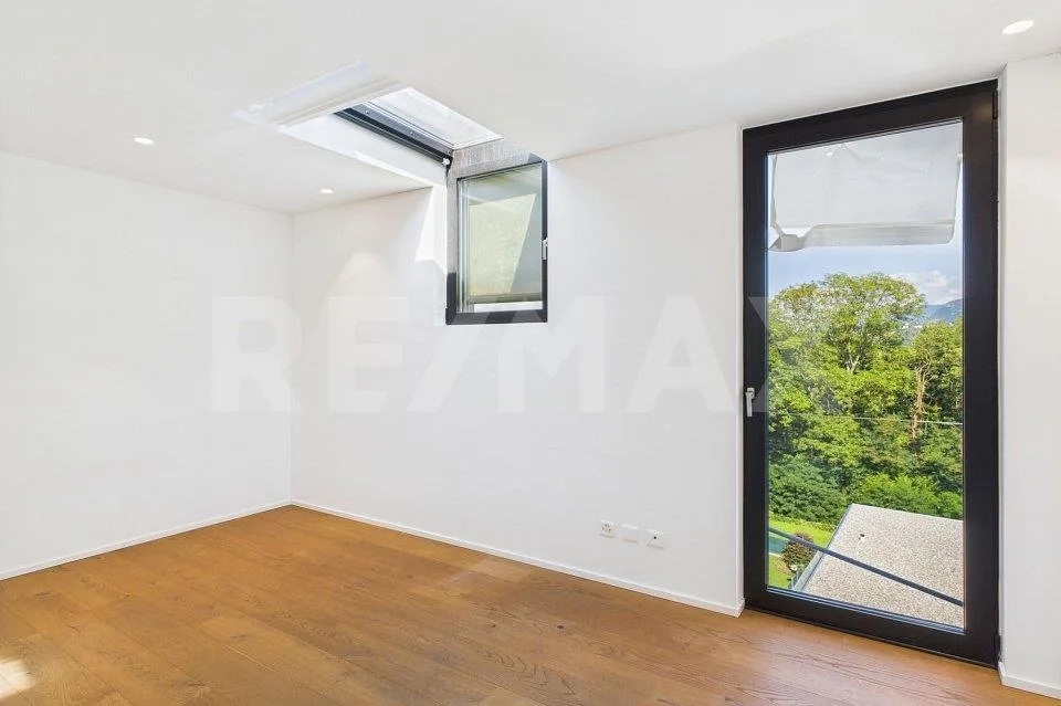 Attico con grande terrazza e vista Lago – photo 9 sur 13