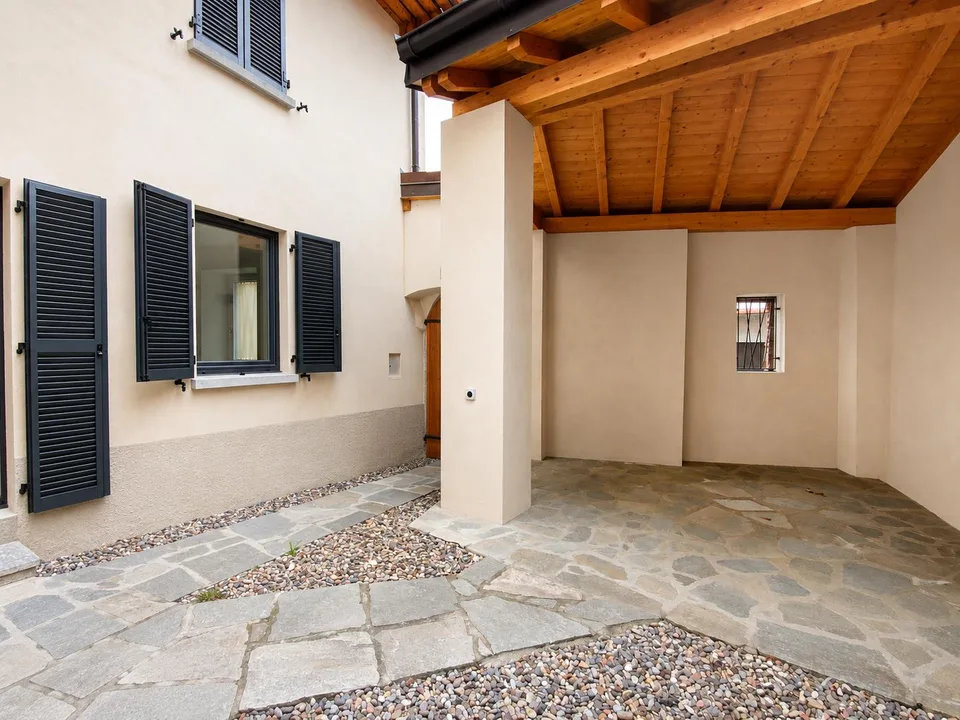 Manno_ Elegante 2.5 locali con ampio patio privato e finiture moderne