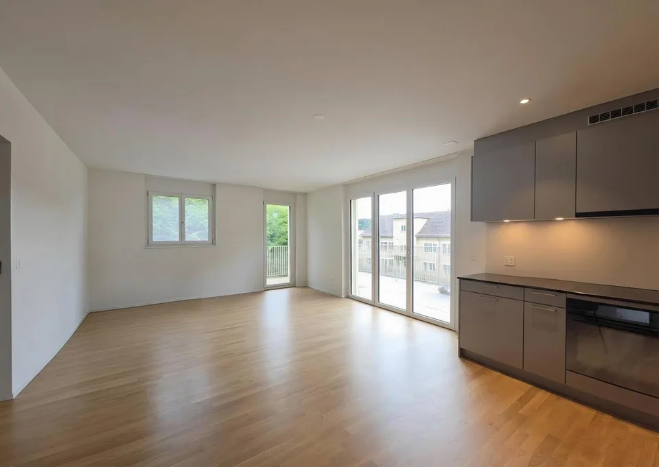 Moderne 2.5-Zimmer-Wohnung mit grossem Balkon in Thayngen!