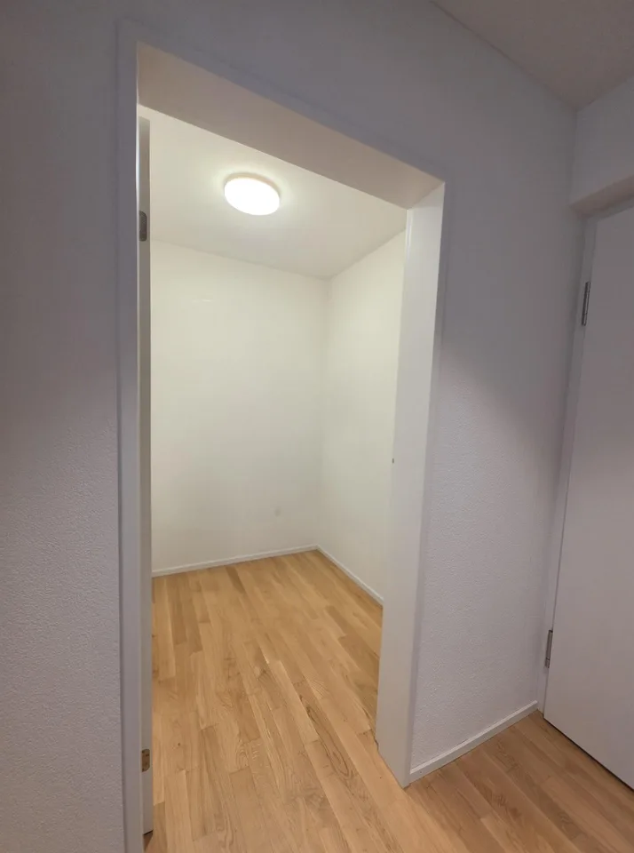 Moderne 2.5-Zimmer-Wohnung mit grossem Balkon in Thayngen!
