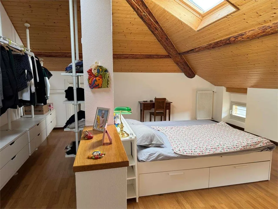 Noble house for rent in Chiasso close to the center with large garden