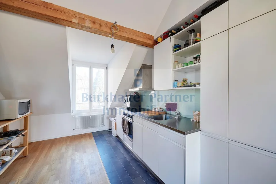 Appartamento mansardato bellissimo con galleria nella Länggasse anteriore!