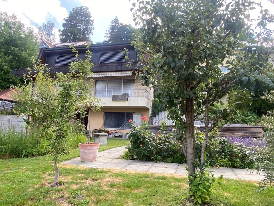 Einfamilienhaus mit zusätzlichem Hobbyraum und Gartenhaus