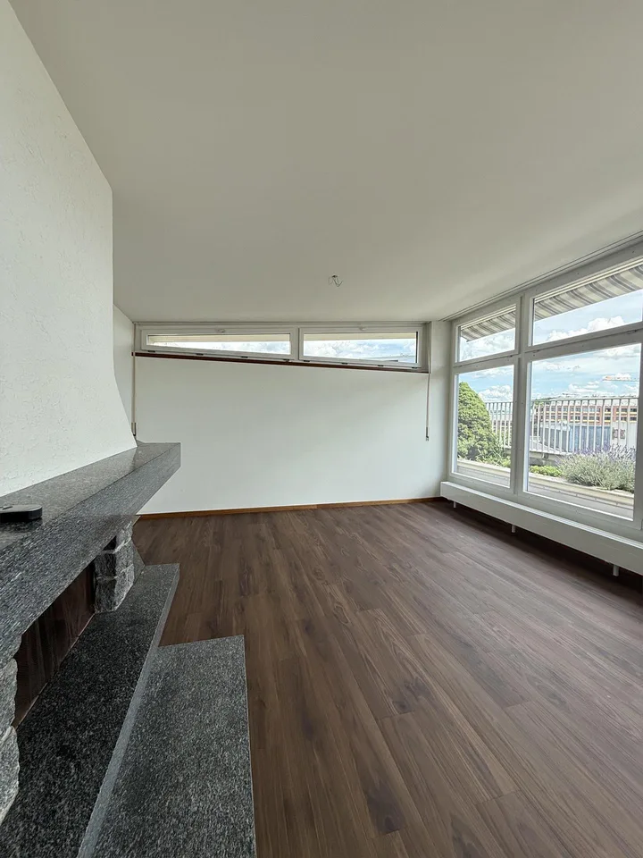 Appartement en attique spacieux de 5,5 pièces au cœur de Kloten