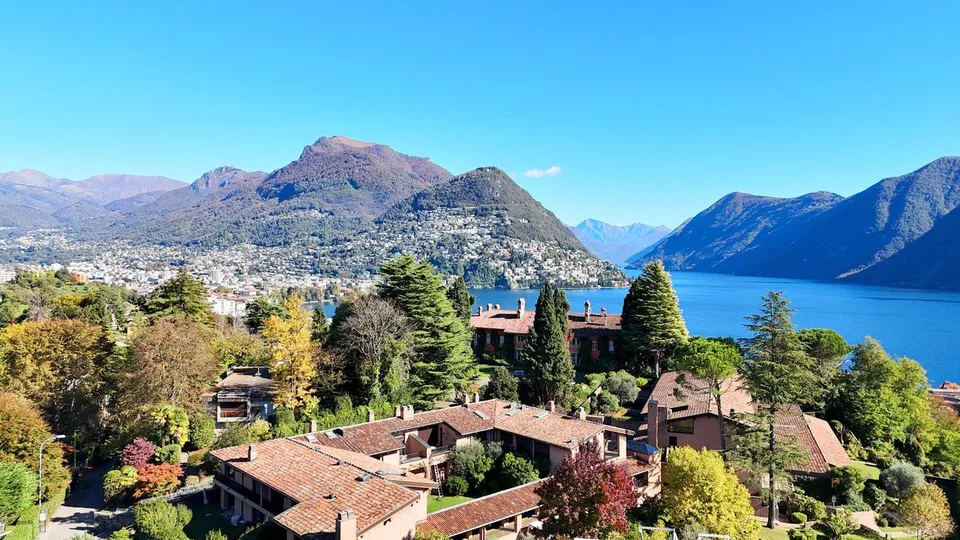 Elegante Casa a Schiera in Residenza di Prestigio a Lugano