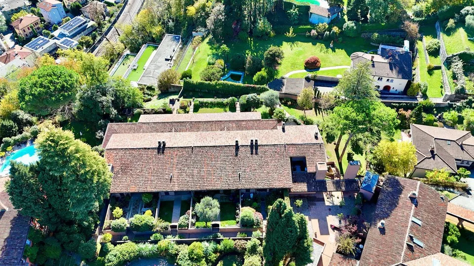 Elegante Casa a Schiera in Residenza di Prestigio a Lugano