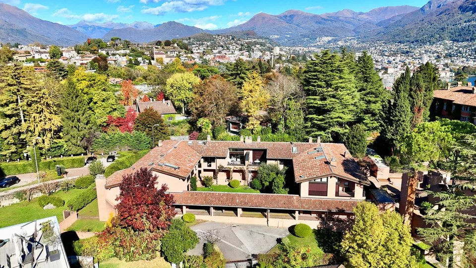 Elegante Casa a Schiera in Residenza di Prestigio a Lugano
