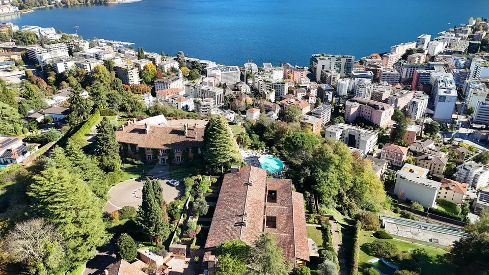 Elegante Casa a Schiera in Residenza di Prestigio a Lugano