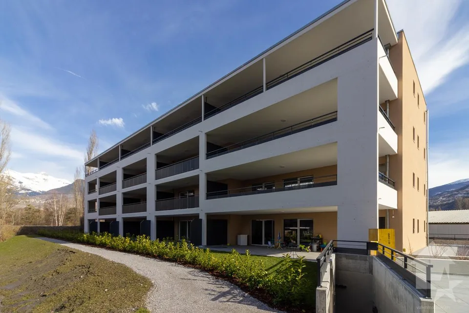 Appt 3.5 pces de 105 m2 avec grand balcon