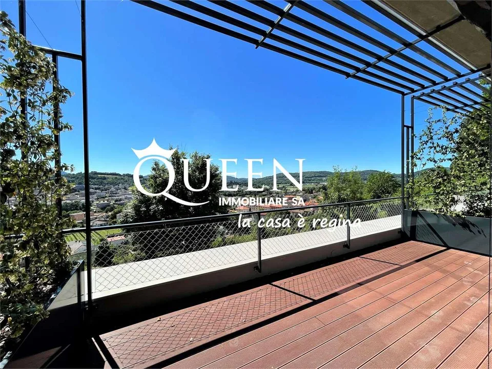 Rancate: Terrassen-Villa mit 4,5 Zimmern, 148 m², mit herrlicher Aussicht