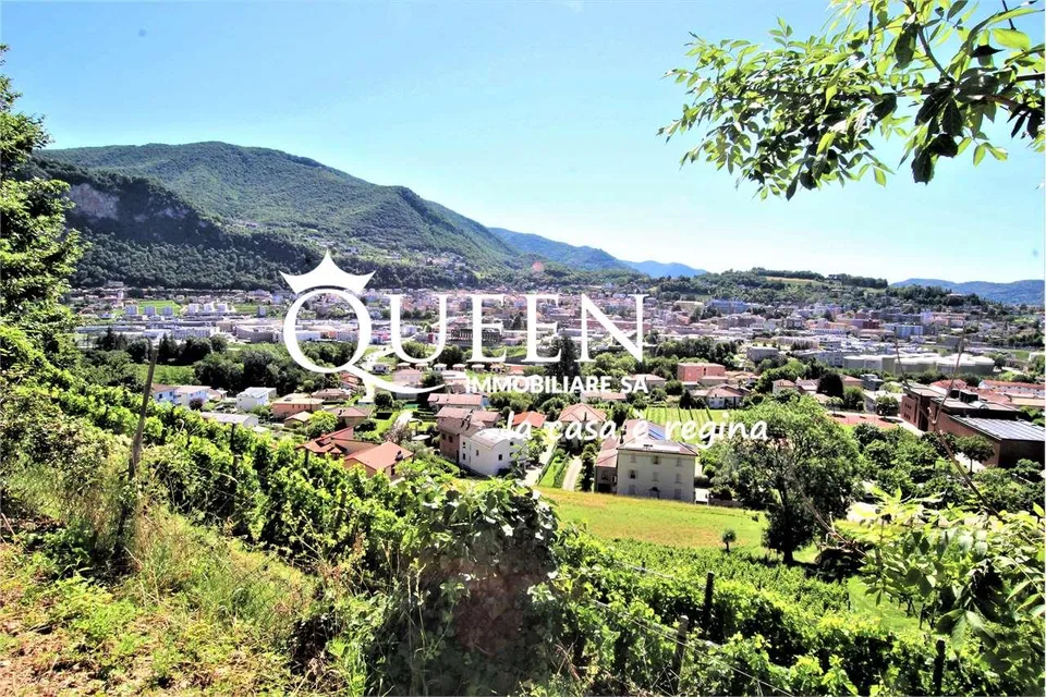 Rancate: Terrassen-Villa mit 4,5 Zimmern, 148 m², mit herrlicher Aussicht