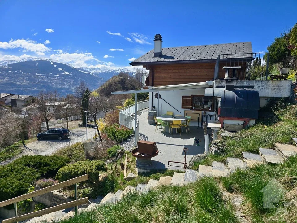 Prächtiges Chalet in einem Wohnviertel von Blignou