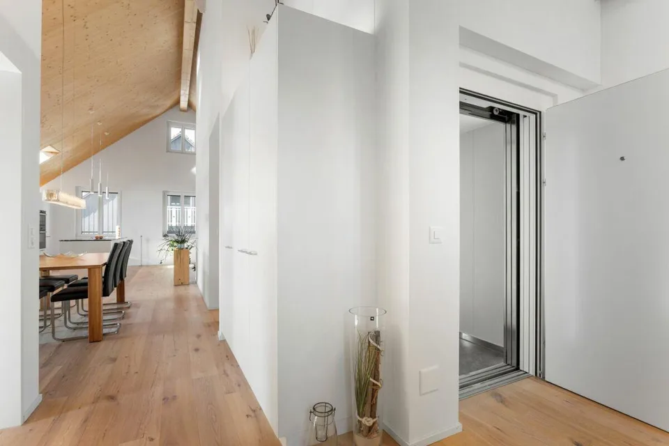 Grosszügige und moderne Dachgeschosswohnung – Foto 9 von 13