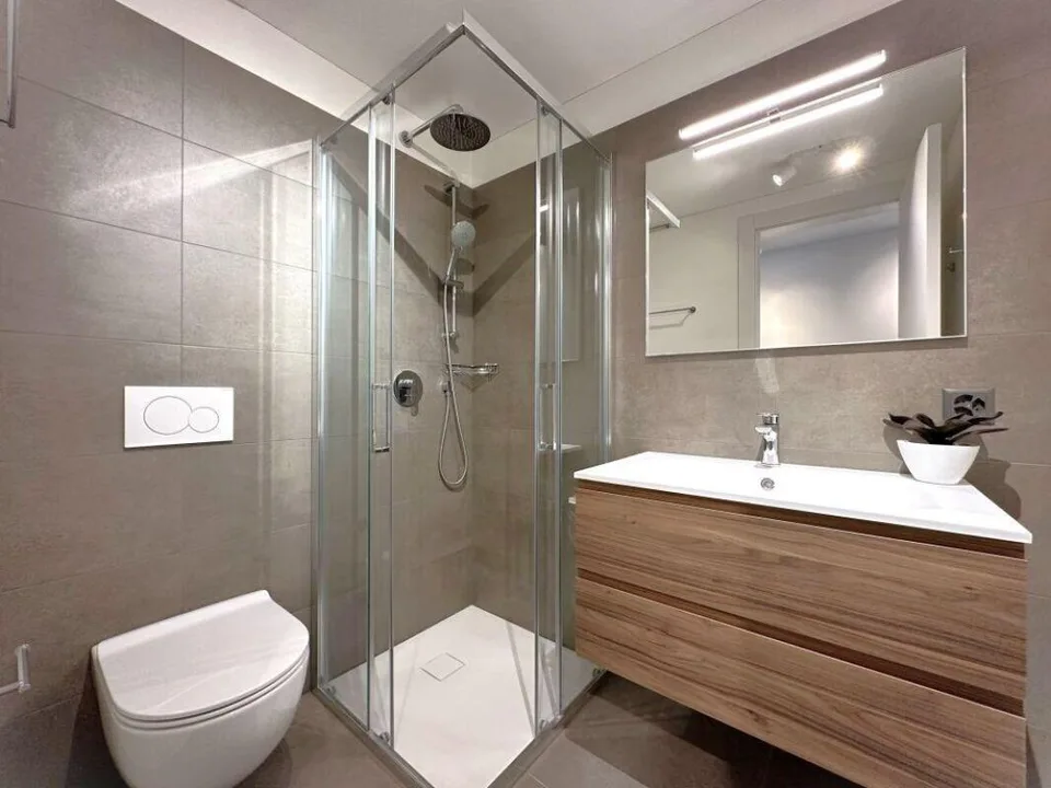 Moderno 3.5 locali immerso nel verde a Gordola | Moderne 3.5-ZWg im... – photo 9 sur 9