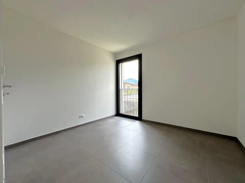 Moderno 3.5 locali immerso nel verde a Gordola | Moderne 3.5-ZWg im... – photo 7 sur 9