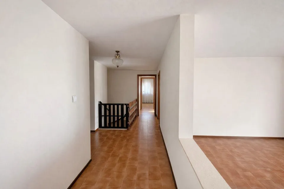 Einfamilienhaus mit Garten und freier Aussicht – Foto 13 von 17