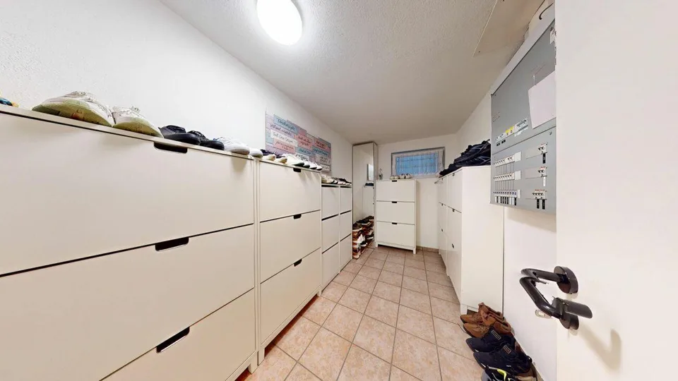 8 Zimmer Einfamilienhaus mit Einliegerwohnung – Foto 21 von 30