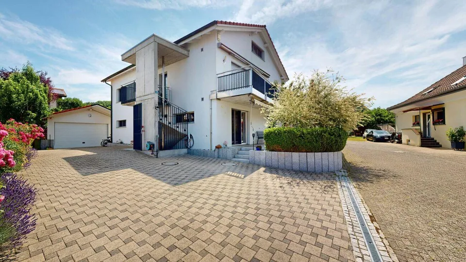 8 Zimmer Einfamilienhaus mit Einliegerwohnung
