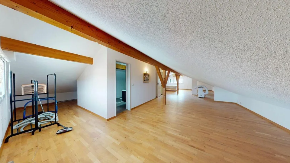 8 Zimmer Einfamilienhaus mit Einliegerwohnung – Foto 18 von 30