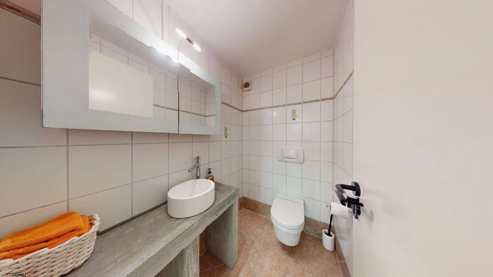 8 Zimmer Einfamilienhaus mit Einliegerwohnung – Foto 22 von 30
