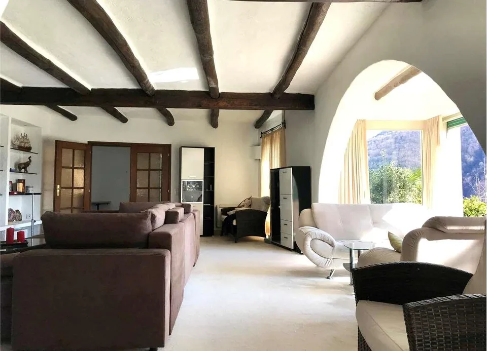 Schöne 7,5-Zimmer-Villa mit Seeblick im Grünen – Foto 9 von 13