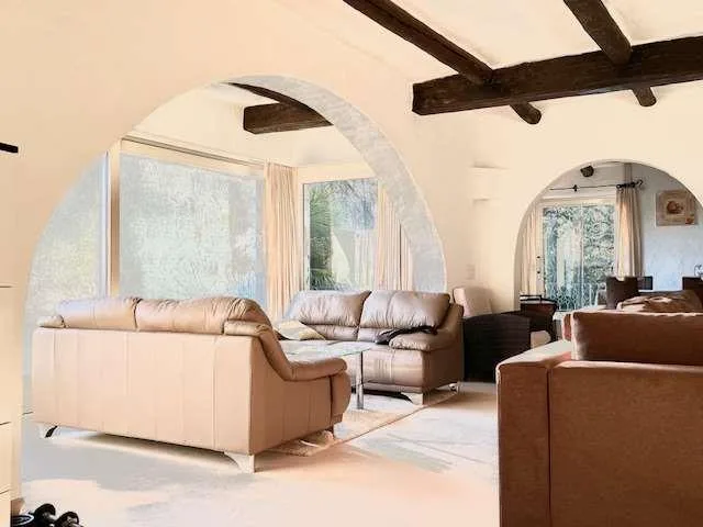 Schöne 7,5-Zimmer-Villa mit Seeblick im Grünen – Foto 8 von 13