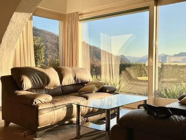 Schöne 7,5-Zimmer-Villa mit Seeblick im Grünen