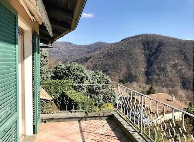 Schöne 7,5-Zimmer-Villa mit Seeblick im Grünen – Foto 11 von 13