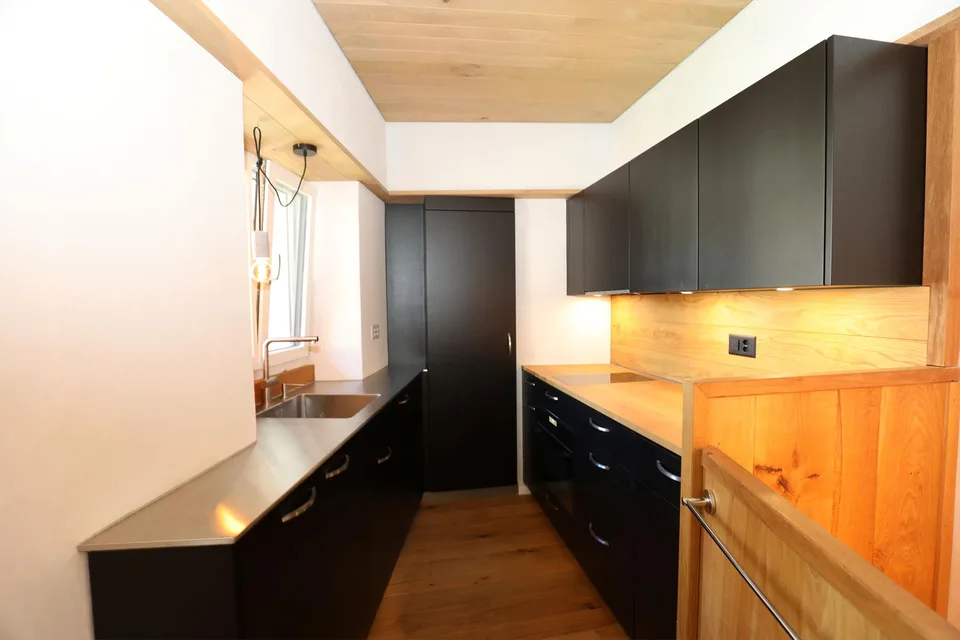 Attraktive, komplett renovierte 2.5-Zimmer-Maisonette-Wohnung – Foto 9 von 24