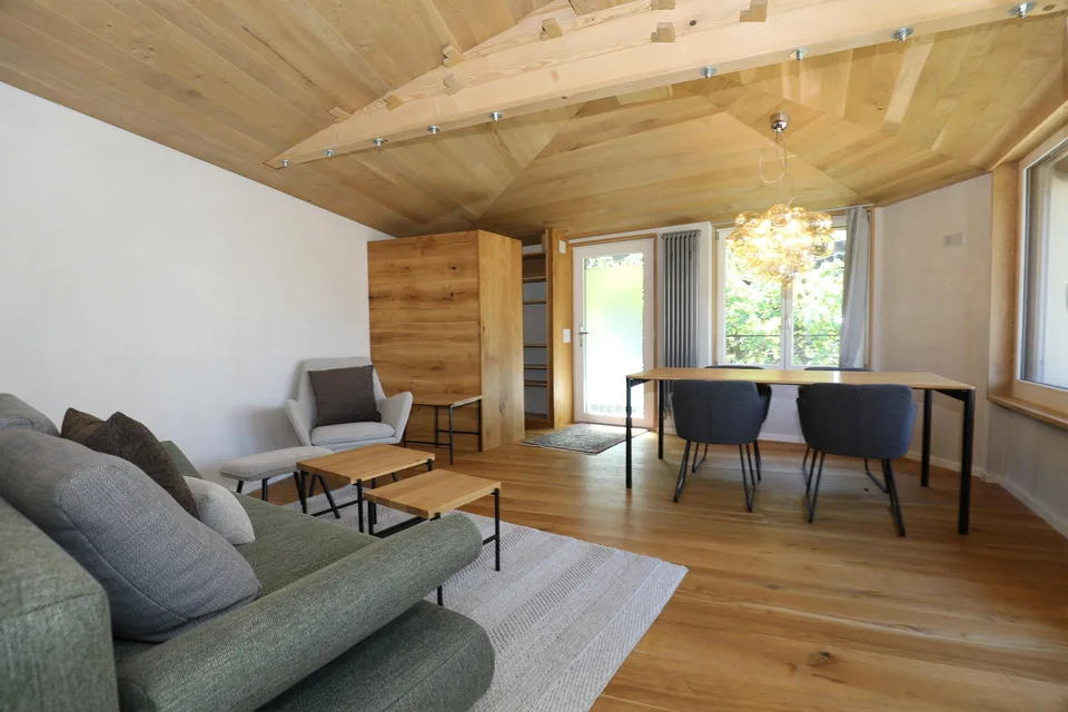Attraktive, komplett renovierte 2.5-Zimmer-Maisonette-Wohnung – Foto 6 von 24