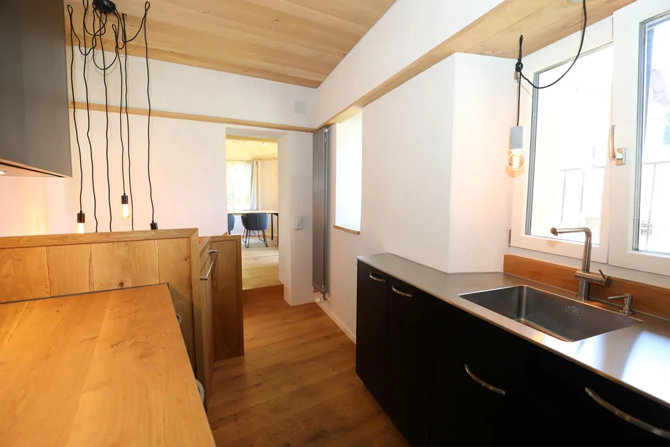 Attraktive, komplett renovierte 2.5-Zimmer-Maisonette-Wohnung – Foto 8 von 24