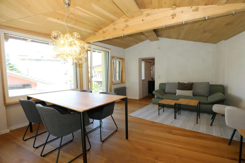Attraktive, komplett renovierte 2.5-Zimmer-Maisonette-Wohnung