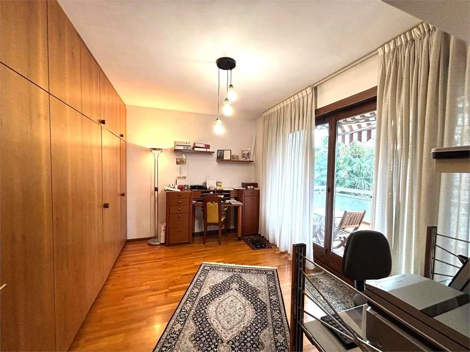 Geräumiges 4,5-Zimmer-Dachgeschoß mit Seeblick – Foto 8 von 13