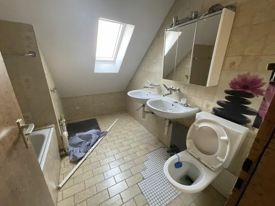 3½-Zimmer-Wohnung mit grosser Terrasse: ideales Renovationsobjekt – Foto 11 von 13