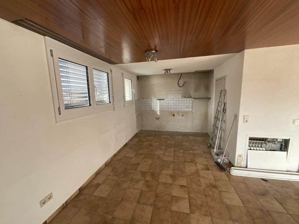 3½-Zimmer-Wohnung mit grosser Terrasse: ideales Renovationsobjekt – Foto 10 von 13